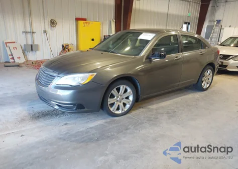 2013 Chrysler 200 Lx z USA, uszkodzony, nr VIN 1C3CCBAB2DN647996
